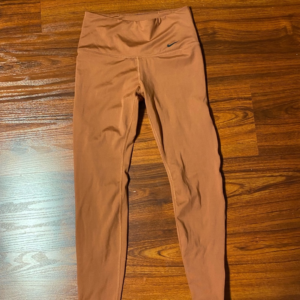 Nike dry fit size small leggings